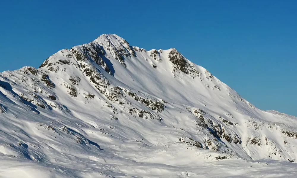 Alaska Plane Search Faces Harsh Weather, Rescue Continues